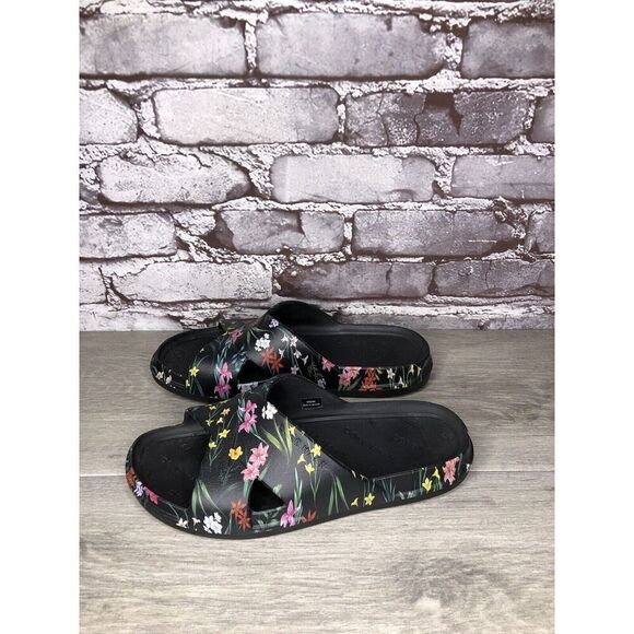 Cole Haan Grand Os. 25390 Black Rubber Floral Print Sandals Women Sz 7B US/38EU - Picture 16 of 16